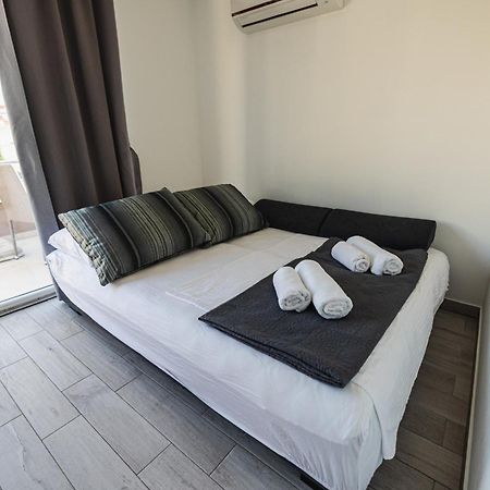 Bruno'S Poolside Apartments - Near Beach Trogir Bagian luar foto