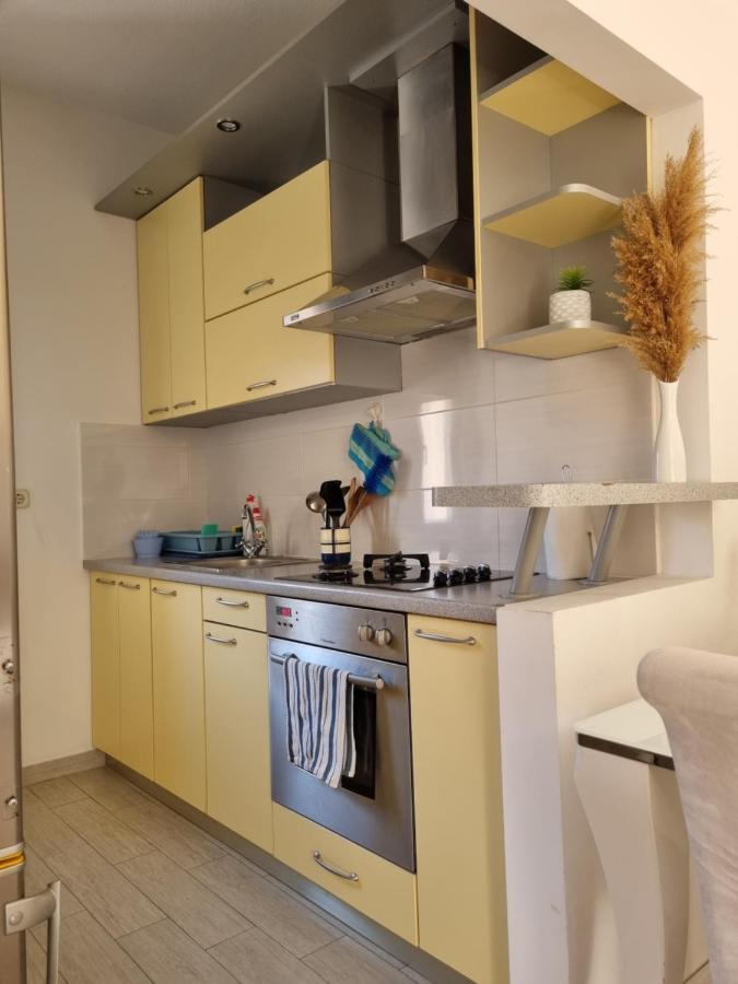 Bruno'S Poolside Apartments - Near Beach Trogir Bagian luar foto