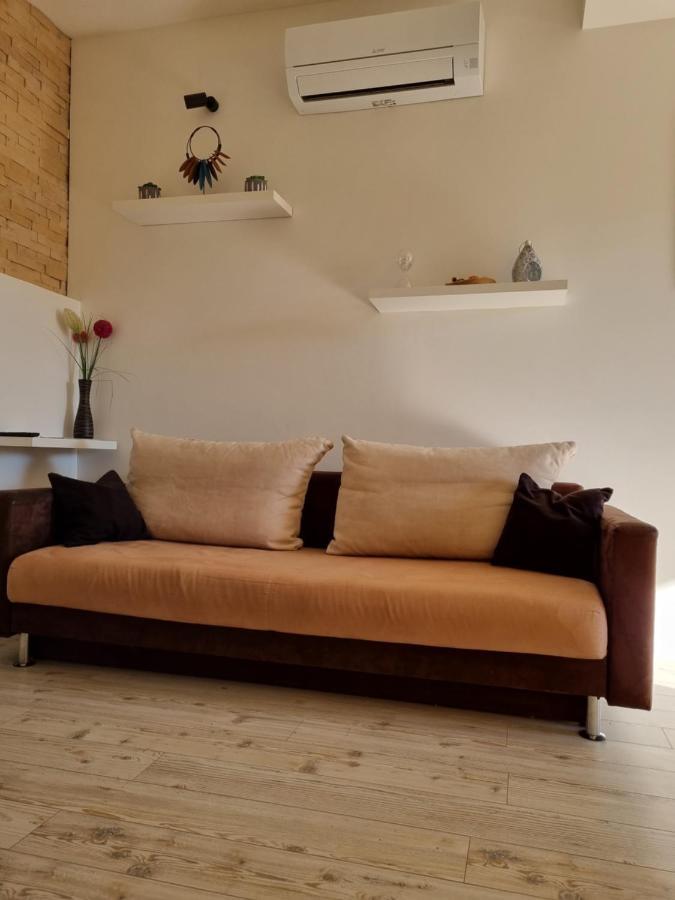 Bruno'S Poolside Apartments - Near Beach Trogir Bagian luar foto
