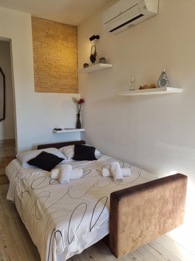 Bruno'S Poolside Apartments - Near Beach Trogir Bagian luar foto