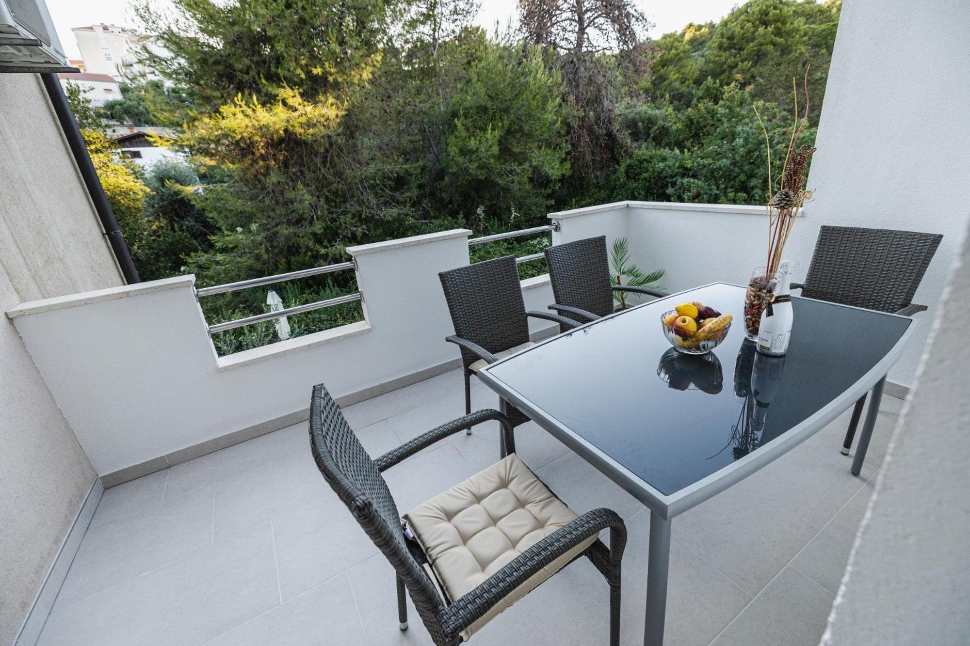 Bruno'S Poolside Apartments - Near Beach Trogir Bagian luar foto