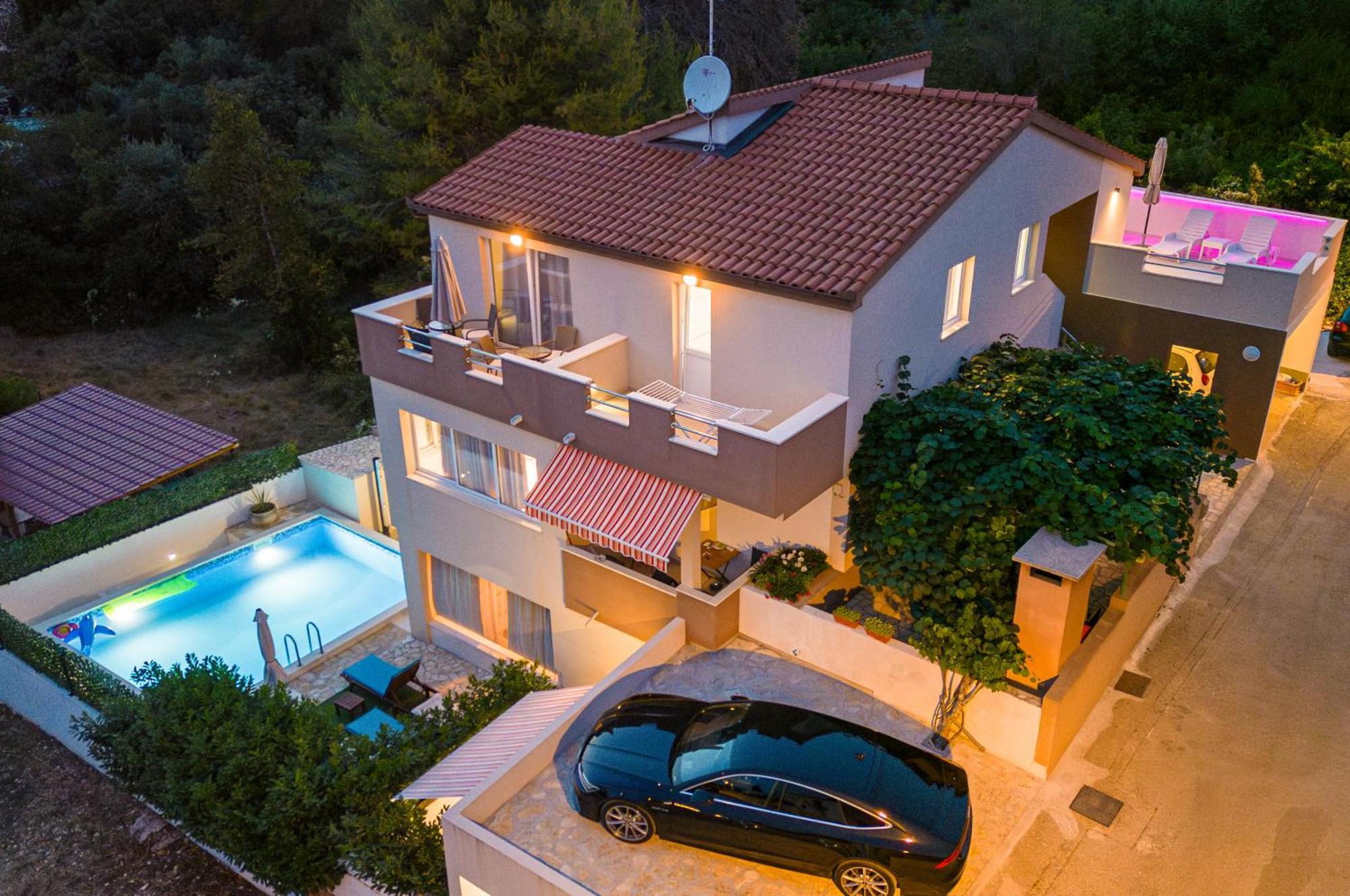 Bruno'S Poolside Apartments - Near Beach Trogir Bagian luar foto