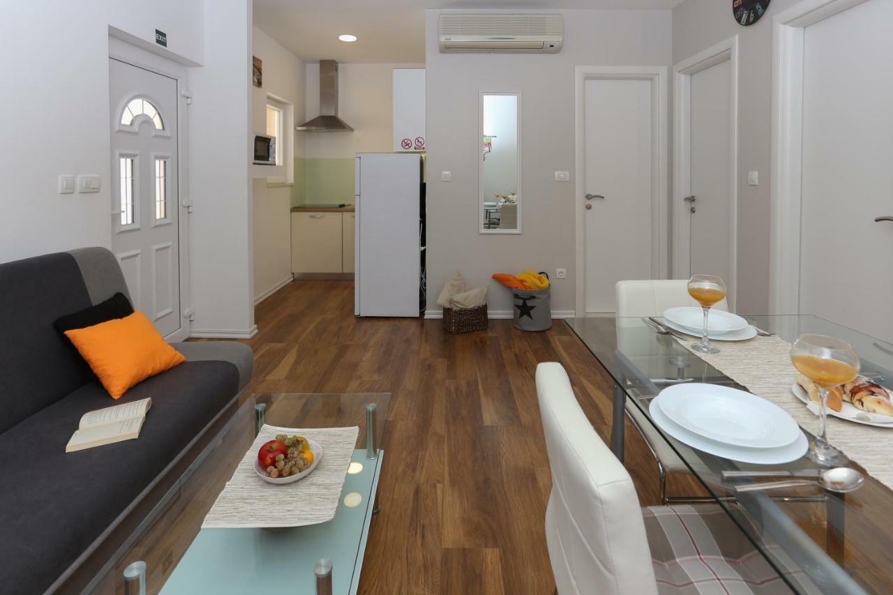 Bruno'S Poolside Apartments - Near Beach Trogir Bagian luar foto