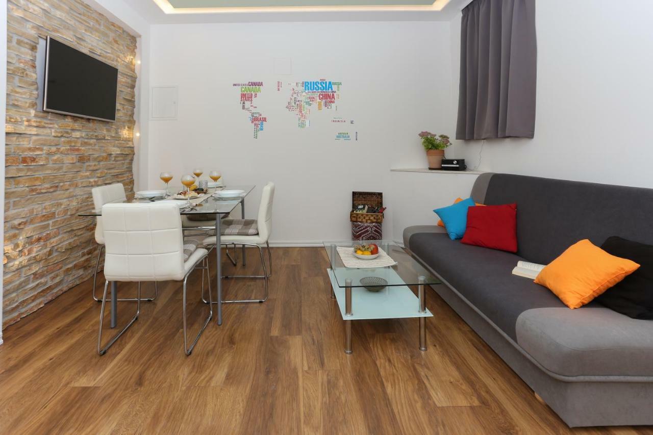 Bruno'S Poolside Apartments - Near Beach Trogir Bagian luar foto