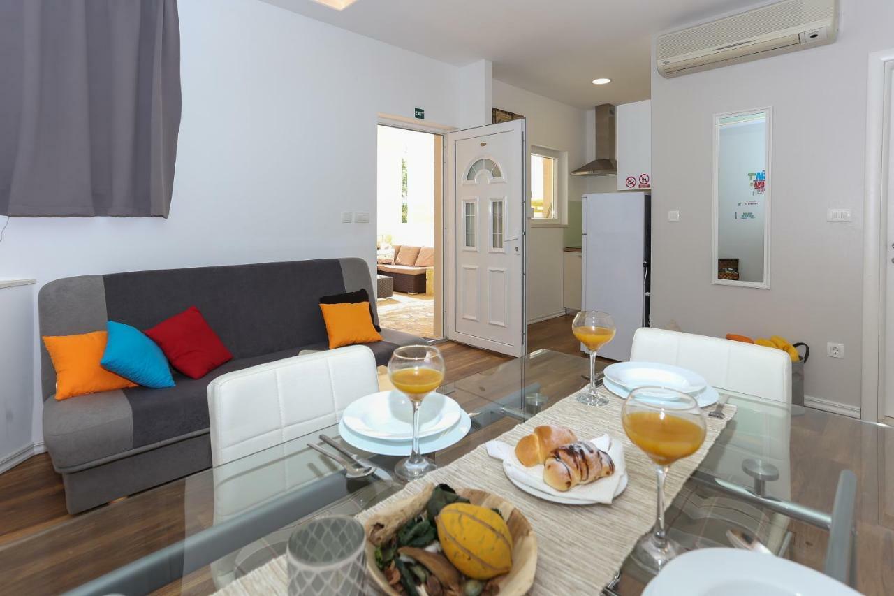 Bruno'S Poolside Apartments - Near Beach Trogir Bagian luar foto